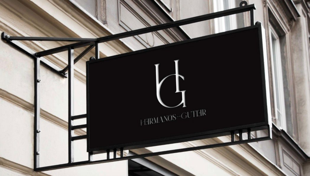 Rebranding para la productora audiovisual Hermanos Gutier, mostrando la nueva identidad visual de la marca.